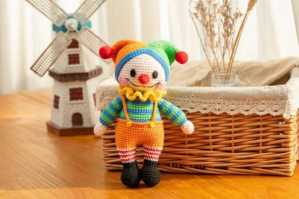 Design and Craft Your Perfect Clown Amigurumi!