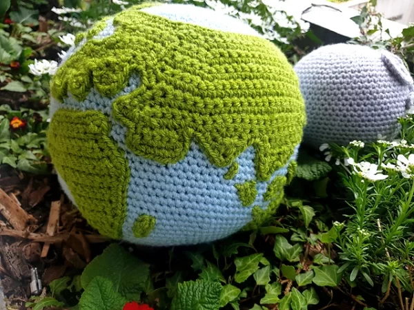Crochet Your Own Earth Globe Amigurumi
