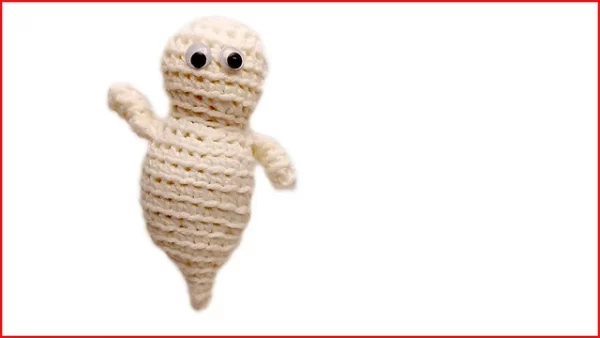Hauntingly Cute Crochet Ghost Amigurumi
