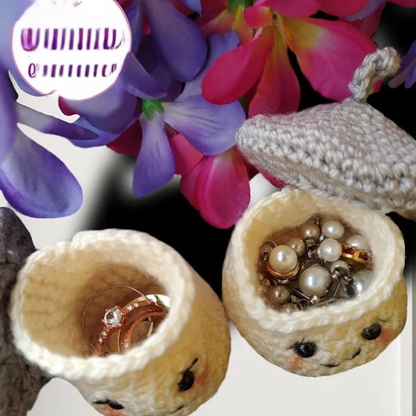 Amigurumi Jewelry Holder with Charm and Style