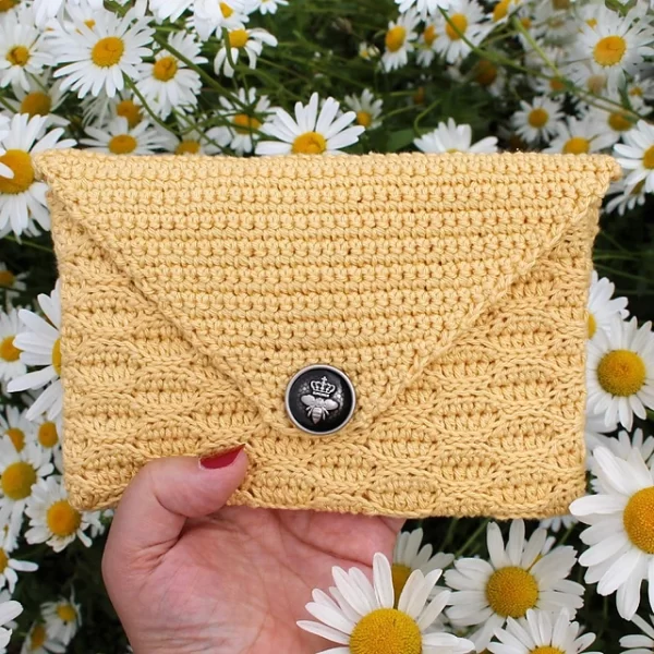 Free Crochet buttons zippers or clasps Clutch Bag Amigurumi
