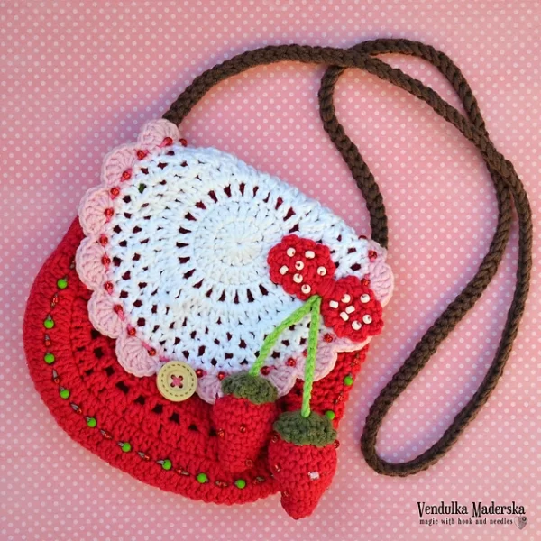Free Crochet Your Own Strawberry Bag Pattern