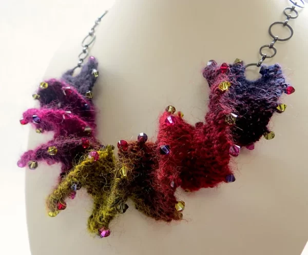 Elegant Crochet Necklace Free Pattern for Stunning