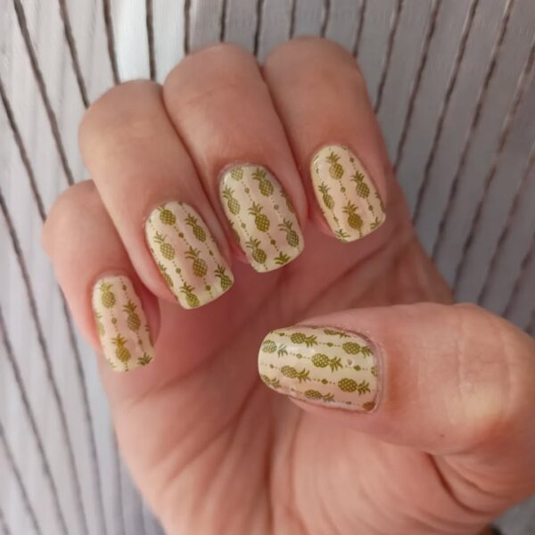 Pineapple Nails art