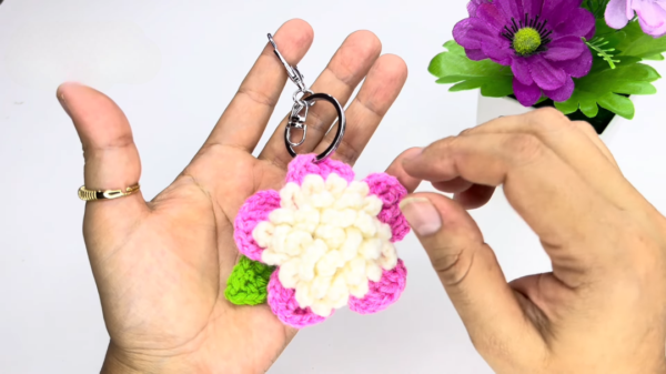 Charm Easy Crochet Flower Blossom Smile Keychain Pattern