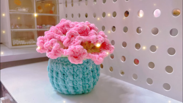 Free Crochet Flower Pot Patterns That Turn Yarn Into Blooming Decor