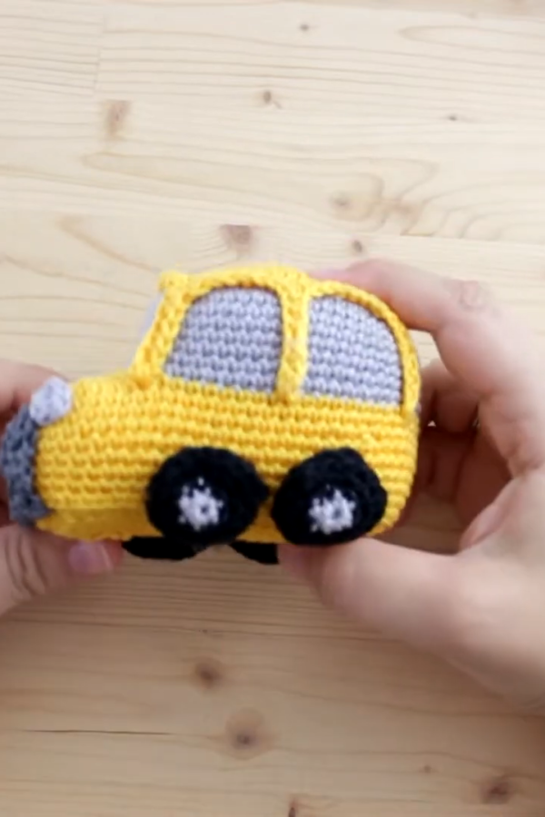 Little Crochet Christmas Car Amigurumi Pattern for Beginners