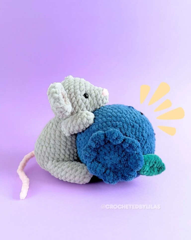 crochet mouse and blueberry