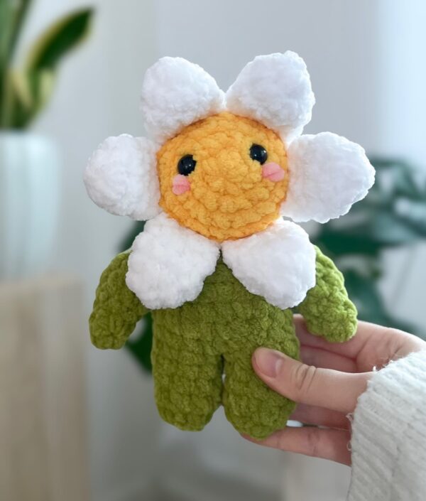Cute Daisy Crochet Doll Handmade Amigurumi Flower Plushie Perfect Gift for Kids