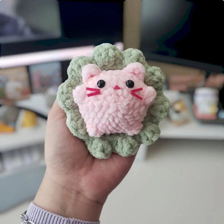 Cute Handmade Crochet Cat Flower Plush – Soft & Adorable Gift Idea