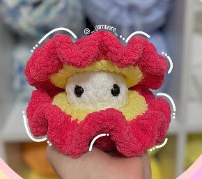 "Adorable Crochet Clam & Pearl Amigurumi Free Pattern for Seasonal Cheer