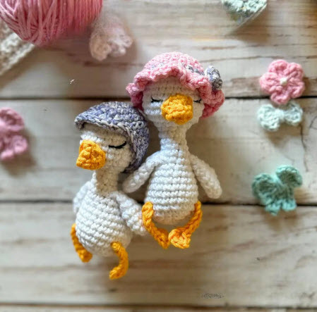 Fabulous Crochet Goose Sleepy Eyes Amigurumi Pattern Toy
