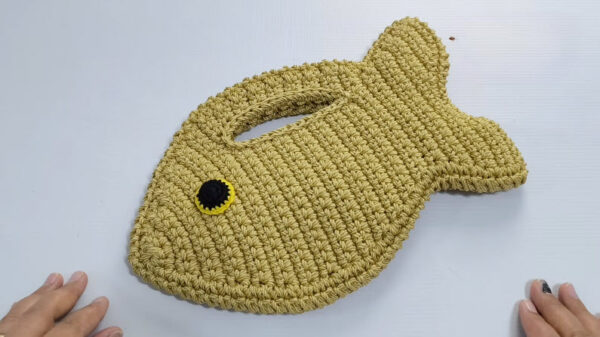 Crochet Fish Beach Bag Pattern with Ocean-Inspired Design