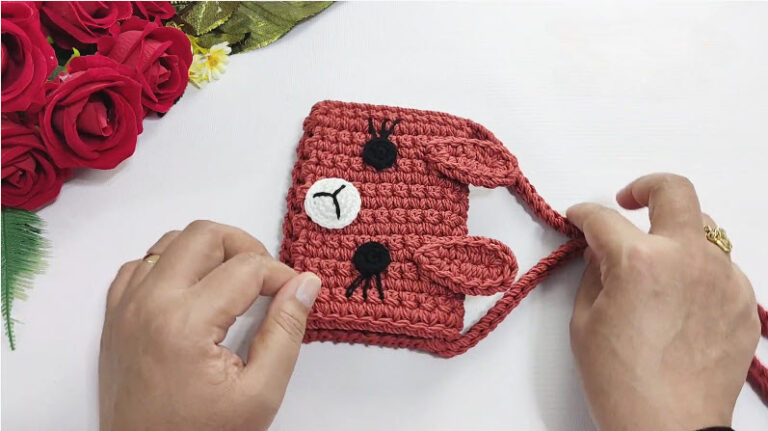 Crochet Bunny Crossbody Bag Pattern for Spring Outfits