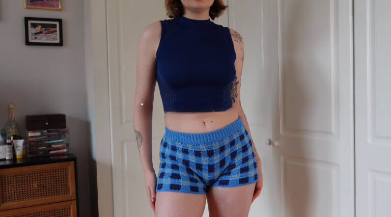 Crochet Gingham Shorts Pattern with Two Tone Design