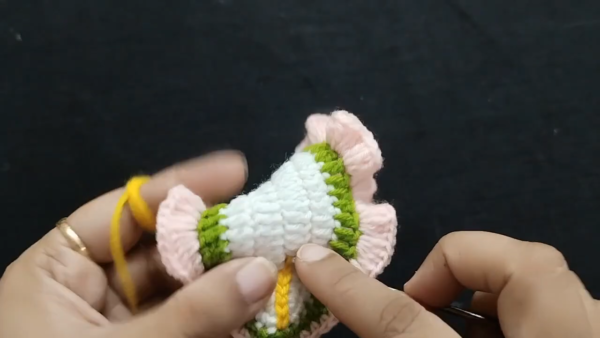 Crochet Lily Bag Pattern with Beautiful Flower Accents