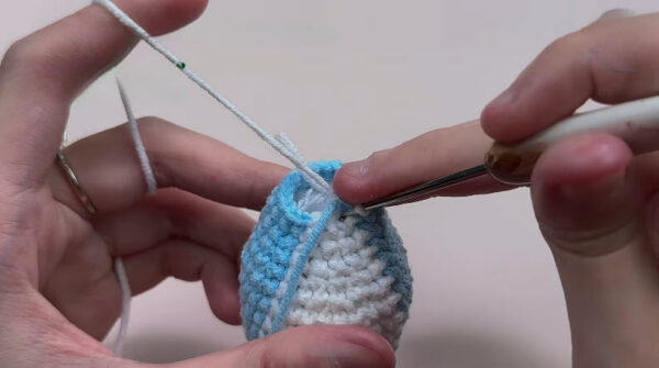 Crochet Shark Keychain Amigurumi Pattern for Perfect Gifts