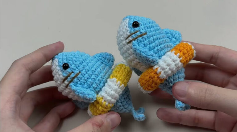 Crochet Shark Keychain Amigurumi Pattern for Perfect Gifts