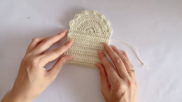 Free Crochet Bow Purse Pattern with Scalloped Flap