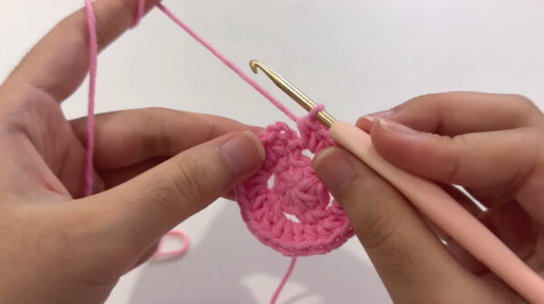  Free Crochet Button Headband Pattern for Starters