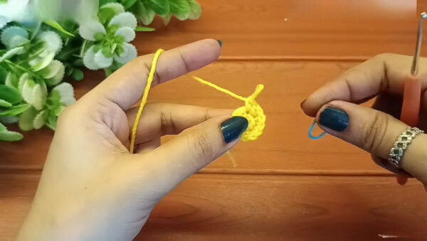 Free Crochet Chicken Keychain Amigurumi Pattern For bags