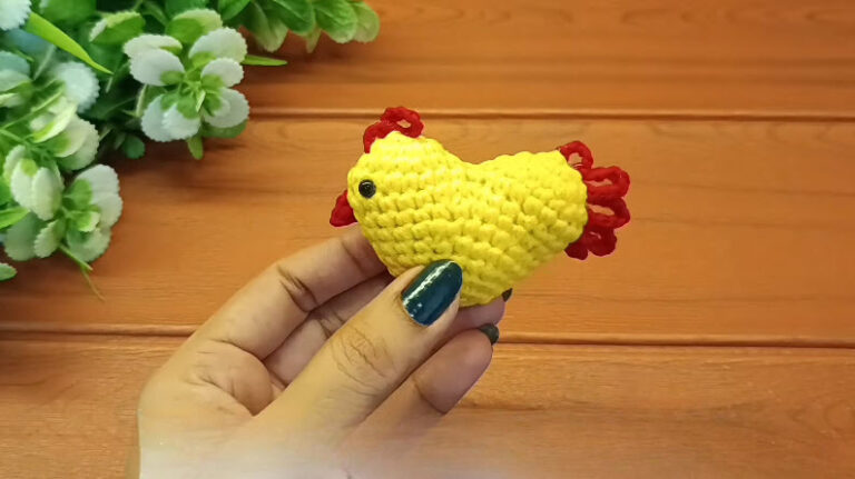 Free Crochet Chicken Keychain Amigurumi Pattern For bags
