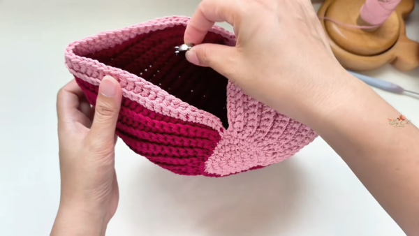 Free Crochet Shell Stitch Bag Pattern to Try Today