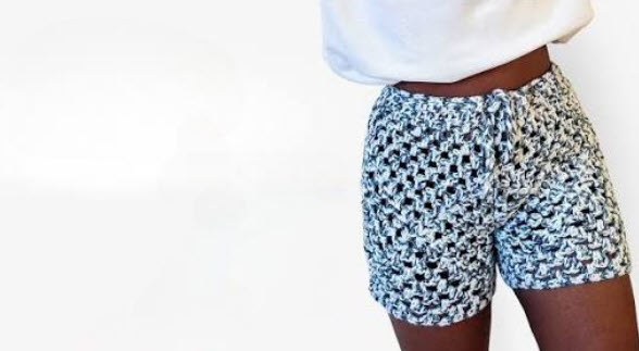 Crochet simple shorts pattern starting with a slip knot