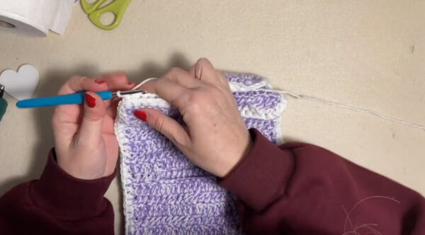 Adding white trim edge to crochet roll cover