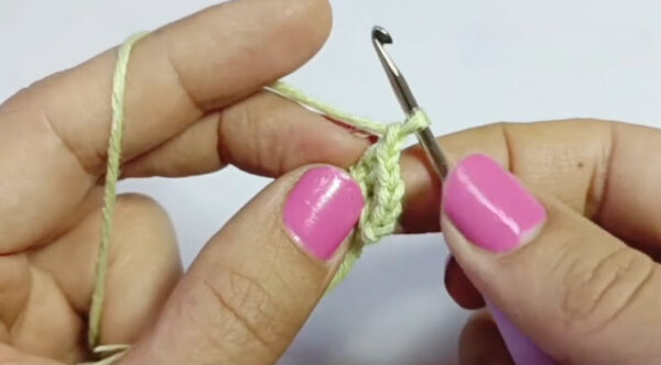 Chaining foundation stitches for tree keychain
