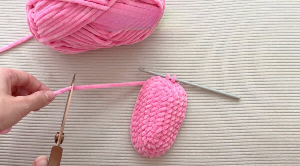Changing yarn color on amigurumi