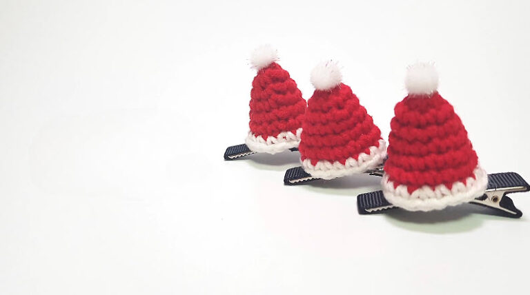 Crochet Christmas Santa Hat Ornamen Pattern for the Holidays