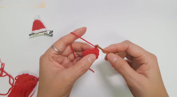 Increase round building red santa hat shape