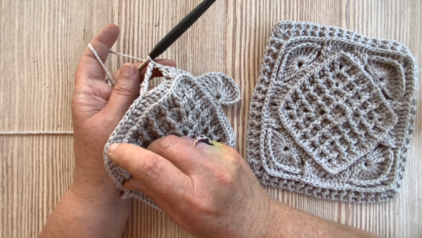  Joining granny squares for crochet beanie hat