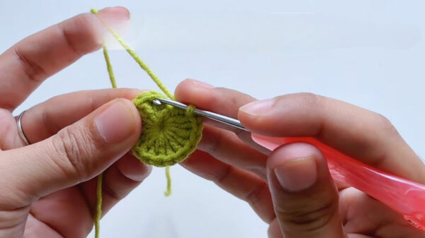 Joining round with slip stitch technique