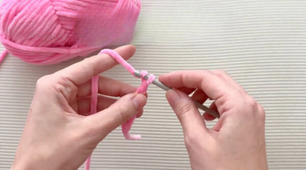 Starting chain 11 for bear ice cream crochet