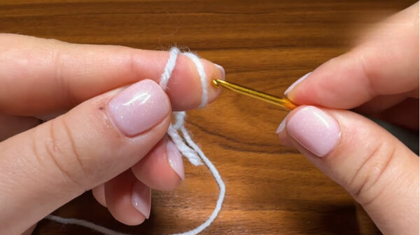 Starting magic ring with crochet hook