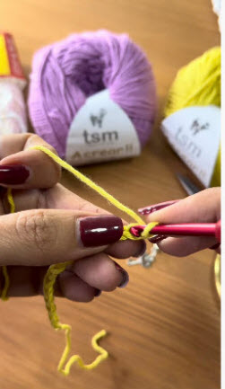 Starting slip knot for crochet fairy top