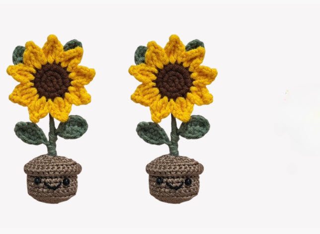 Crochet-Sunflower-Pot-Pattern-With-a-Smiling-Face