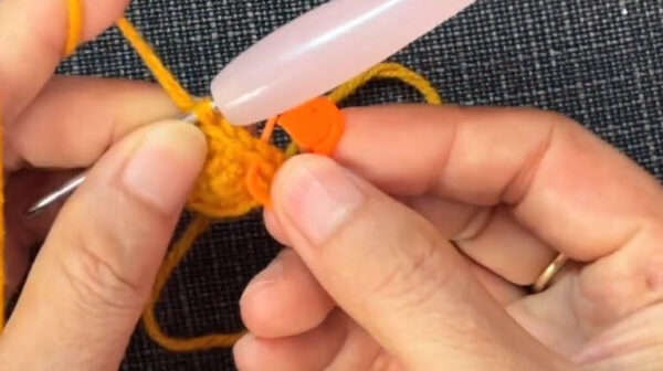 Round 3 grows the circle to eighteen stitches